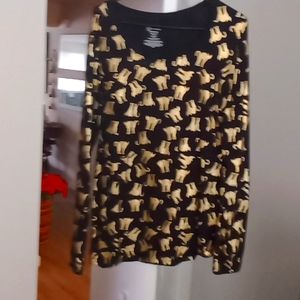 Long sleeve shirt with cats! Fits to size.